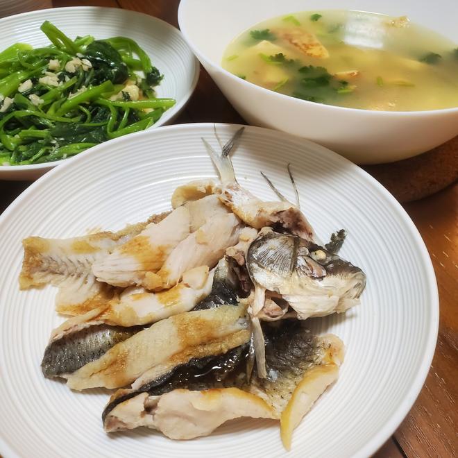 无骨鲫鱼豆腐汤·煎香浓白